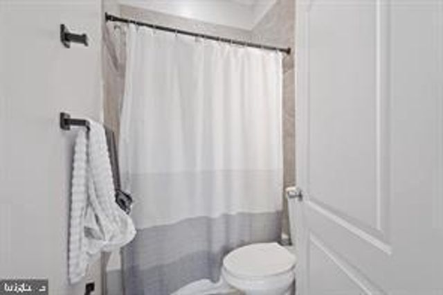 230 N LUZERNE AVE, Baltimore, MD 21224