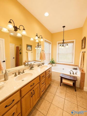 1211 River Ridge Drive, Guntersville, AL 35976