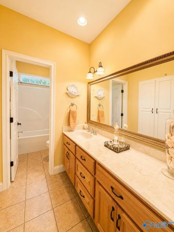1211 River Ridge Drive, Guntersville, AL 35976