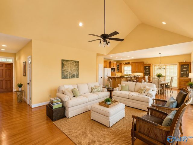 1211 River Ridge Drive, Guntersville, AL 35976