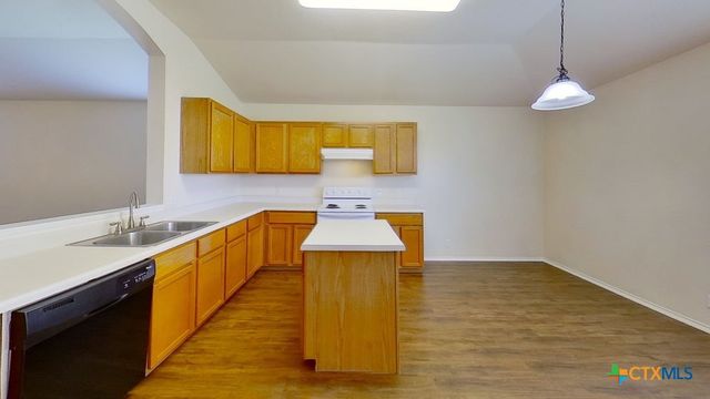 1013 W South Street, Leander, TX 78641