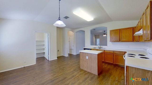 1013 W South Street, Leander, TX 78641