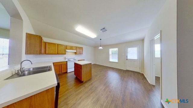 1013 W South Street, Leander, TX 78641