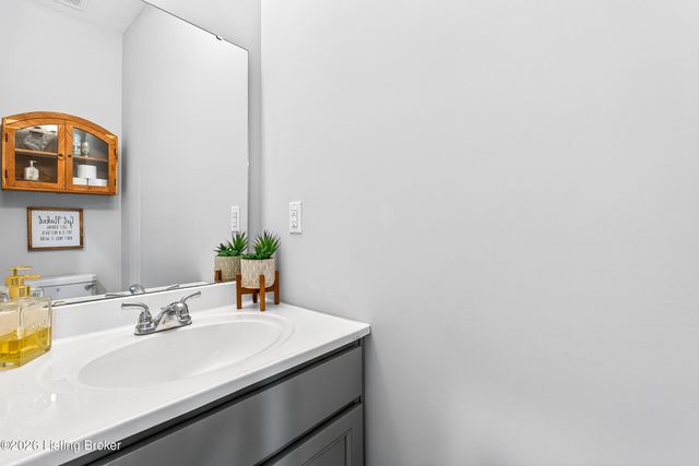 142 Wildflower Ave, Mt Washington, KY 40047