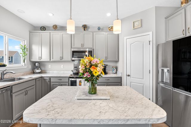 142 Wildflower Ave, Mt Washington, KY 40047