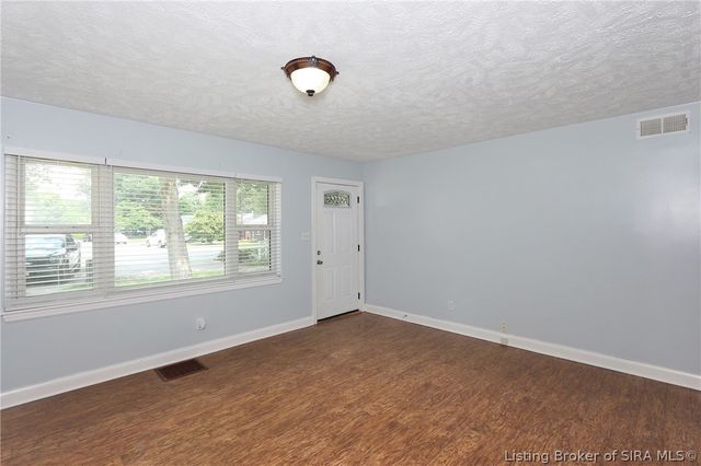 1702 Herby Drive, Jeffersonville, IN 47130