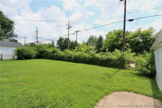 1702 Herby Drive, Jeffersonville, IN 47130