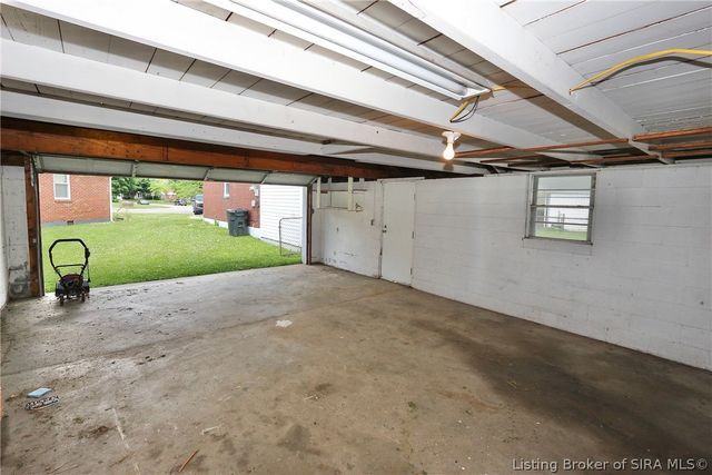 1702 Herby Drive, Jeffersonville, IN 47130