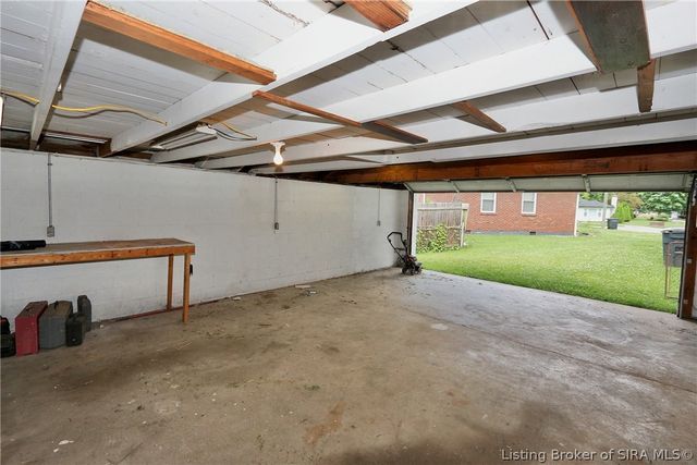 1702 Herby Drive, Jeffersonville, IN 47130