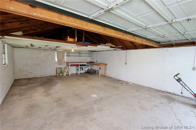 1702 Herby Drive, Jeffersonville, IN 47130