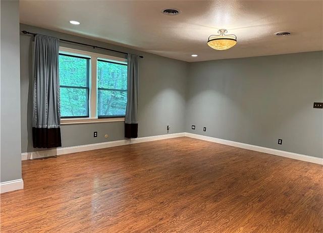 214 Raptor Cir, Neshannock Twp, PA 16105