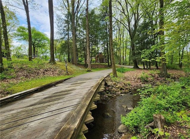 214 Raptor Cir, Neshannock Twp, PA 16105