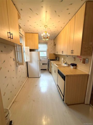 25216 63 Avenue 4-1340, Little Neck, NY 11362