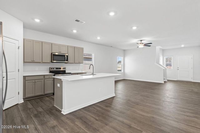 1140 Garland Lake Cir Sw, Supply, NC 28462