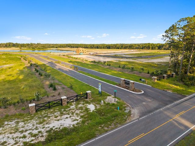 1140 Garland Lake Cir Sw, Supply, NC 28462