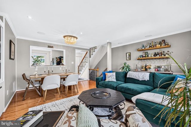 8618 DELLWAY LN, Vienna, VA 22180
