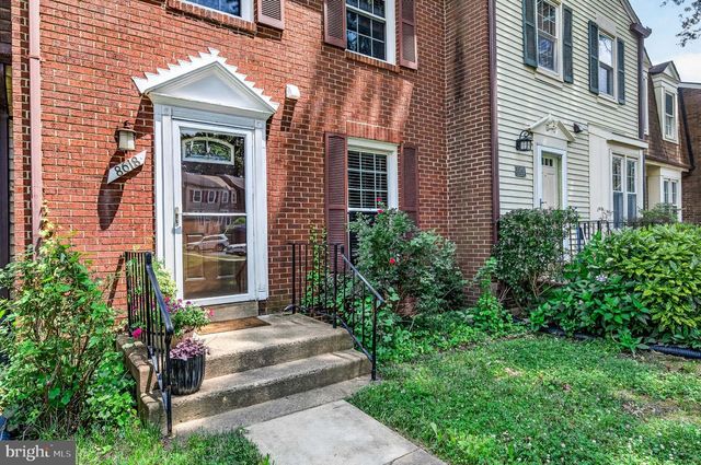 8618 DELLWAY LN, Vienna, VA 22180