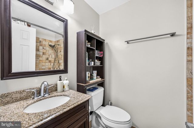 8618 DELLWAY LN, Vienna, VA 22180