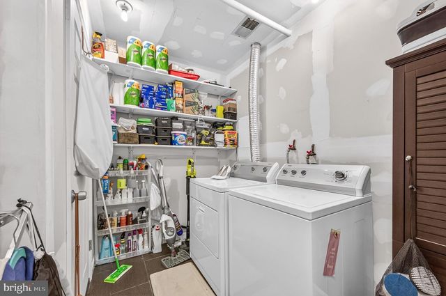 8618 DELLWAY LN, Vienna, VA 22180