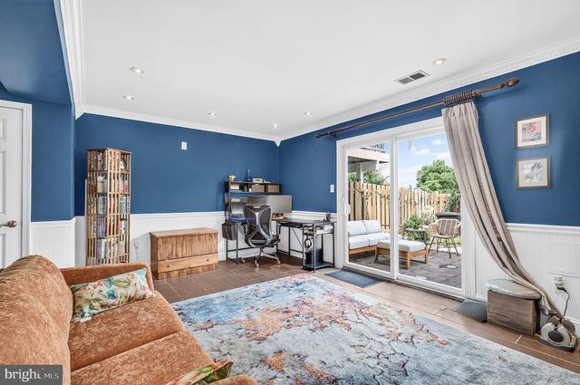 8618 DELLWAY LN, Vienna, VA 22180