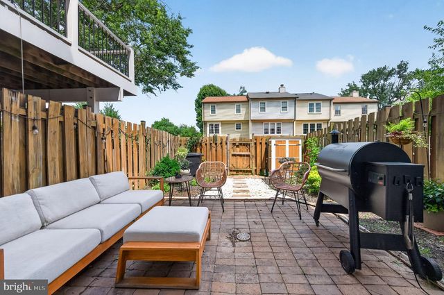 8618 DELLWAY LN, Vienna, VA 22180