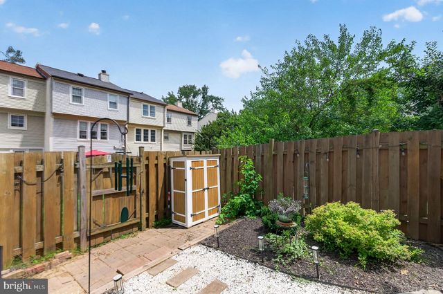 8618 DELLWAY LN, Vienna, VA 22180