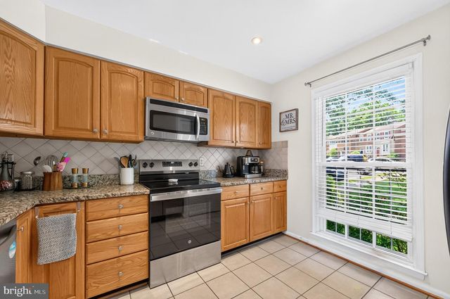 8618 DELLWAY LN, Vienna, VA 22180
