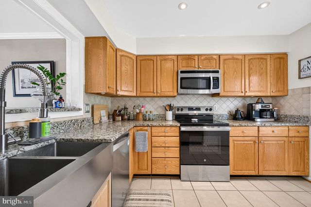 8618 DELLWAY LN, Vienna, VA 22180