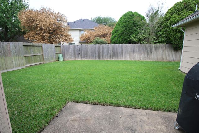 114 Chandler Ct, Sugar Land, TX 77479