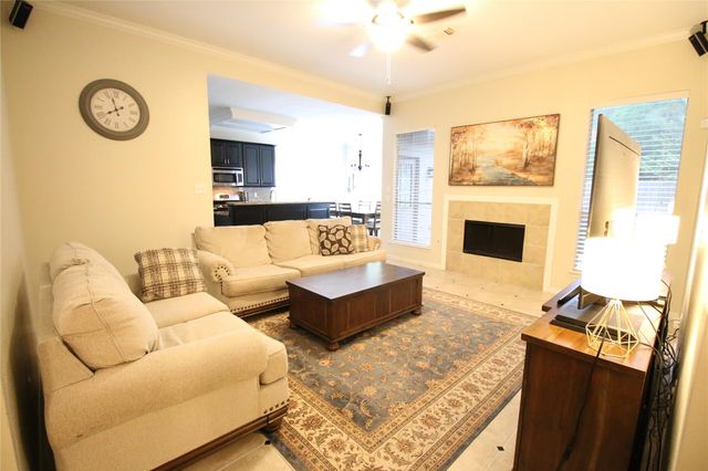 114 Chandler Ct, Sugar Land, TX 77479