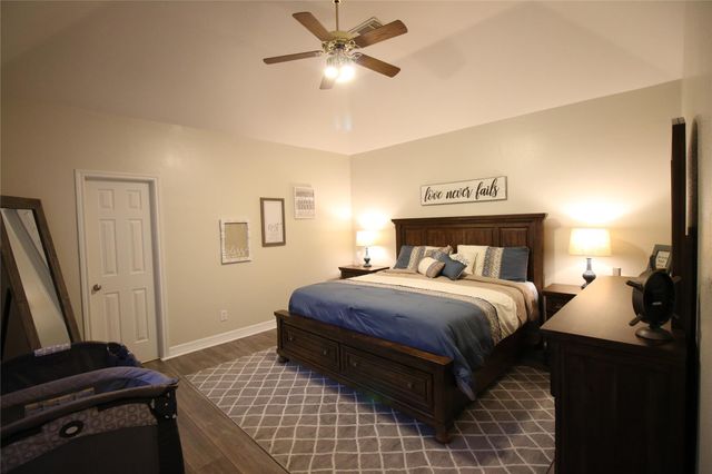 114 Chandler Ct, Sugar Land, TX 77479