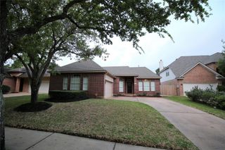 114 Chandler Ct, Sugar Land, TX 77479
