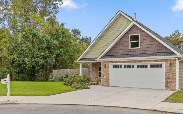497 Candytuft Lane, Hixson, TN 37343