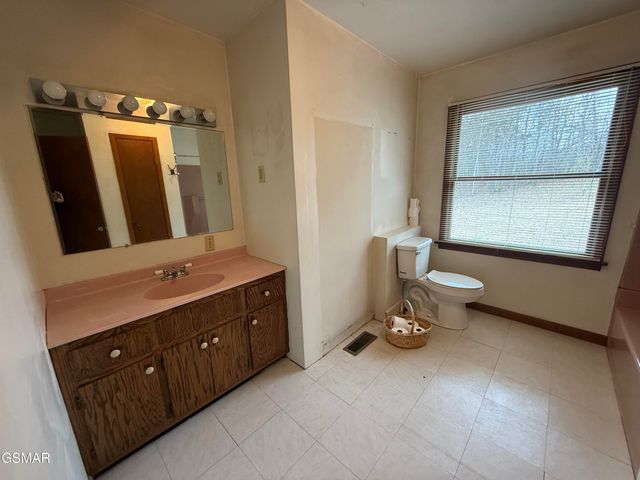 1342 Edwina-Bridgeport Road, Newport, TN 37821