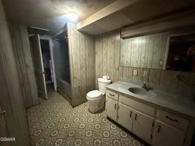 1342 Edwina-Bridgeport Road, Newport, TN 37821