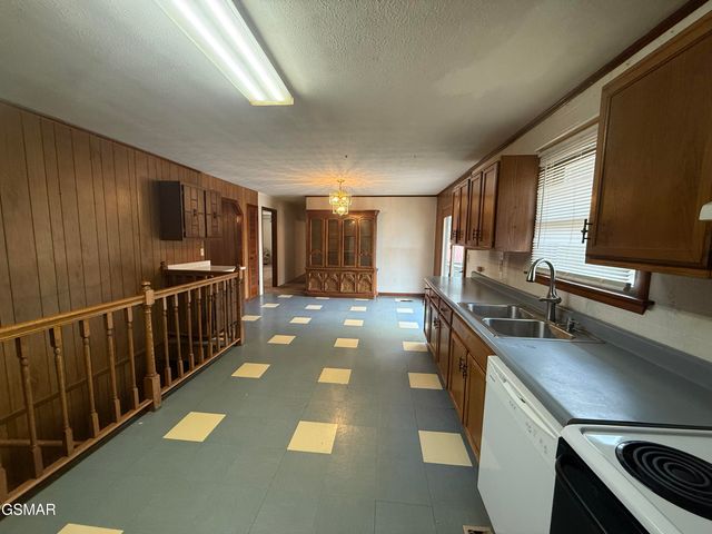 1342 Edwina-Bridgeport Road, Newport, TN 37821