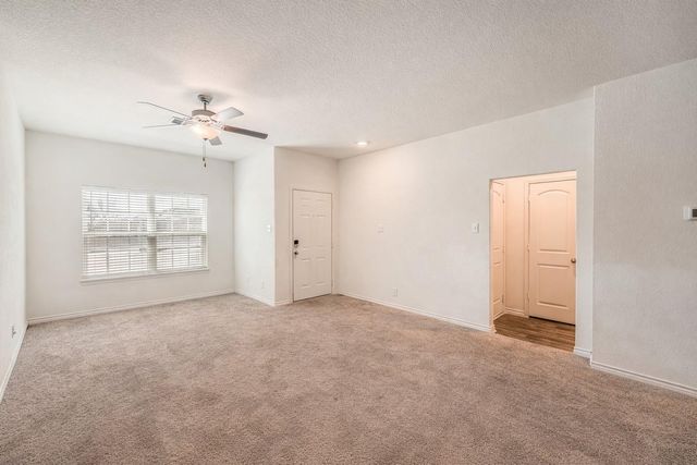 14513 Prairie Sod LN, Elgin, TX 78621