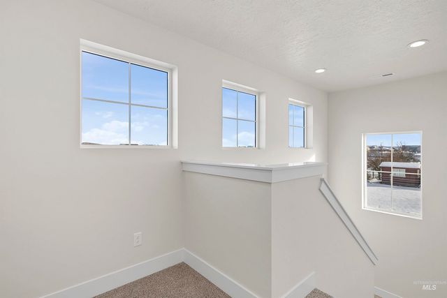 5827 N Static Line Ave, Meridian, ID 83646
