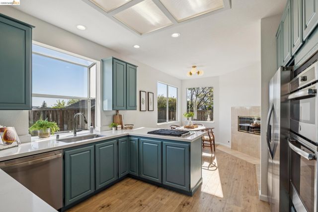 2004 Fries Ct, Martinez, CA 94553