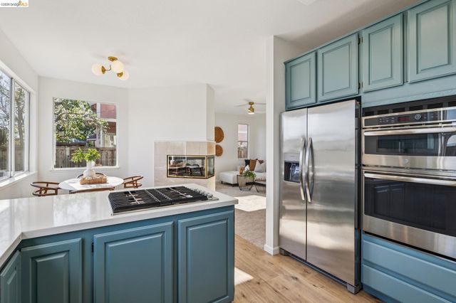 2004 Fries Ct, Martinez, CA 94553