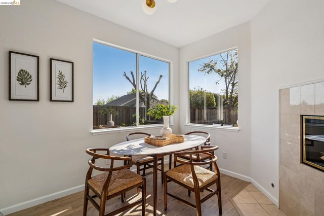 2004 Fries Ct, Martinez, CA 94553