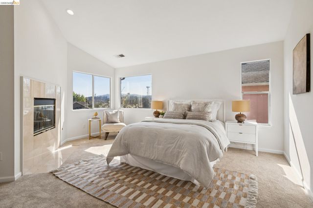 2004 Fries Ct, Martinez, CA 94553