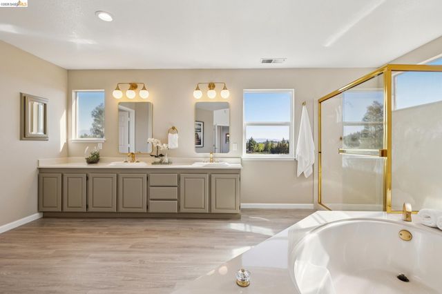 2004 Fries Ct, Martinez, CA 94553