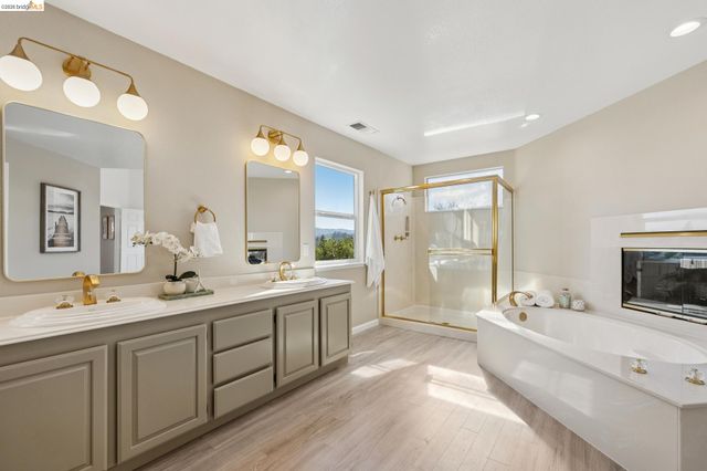 2004 Fries Ct, Martinez, CA 94553