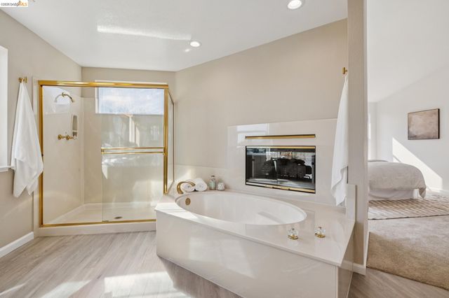 2004 Fries Ct, Martinez, CA 94553