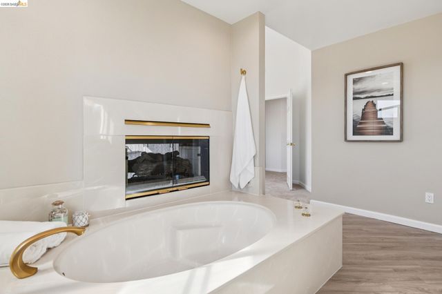 2004 Fries Ct, Martinez, CA 94553