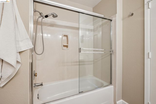 2004 Fries Ct, Martinez, CA 94553