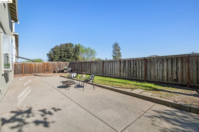 2004 Fries Ct, Martinez, CA 94553
