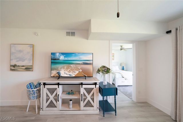 16881 Davis RD 716, Fort Myers, FL 33908