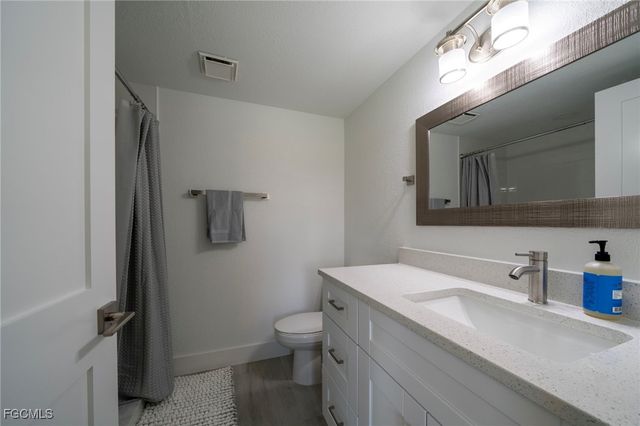 16881 Davis RD 716, Fort Myers, FL 33908